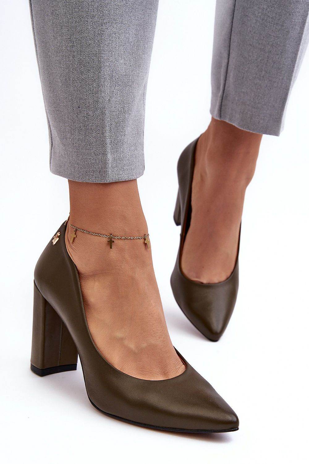 Block heel pumps Step in style - INDIEZ COUTURE