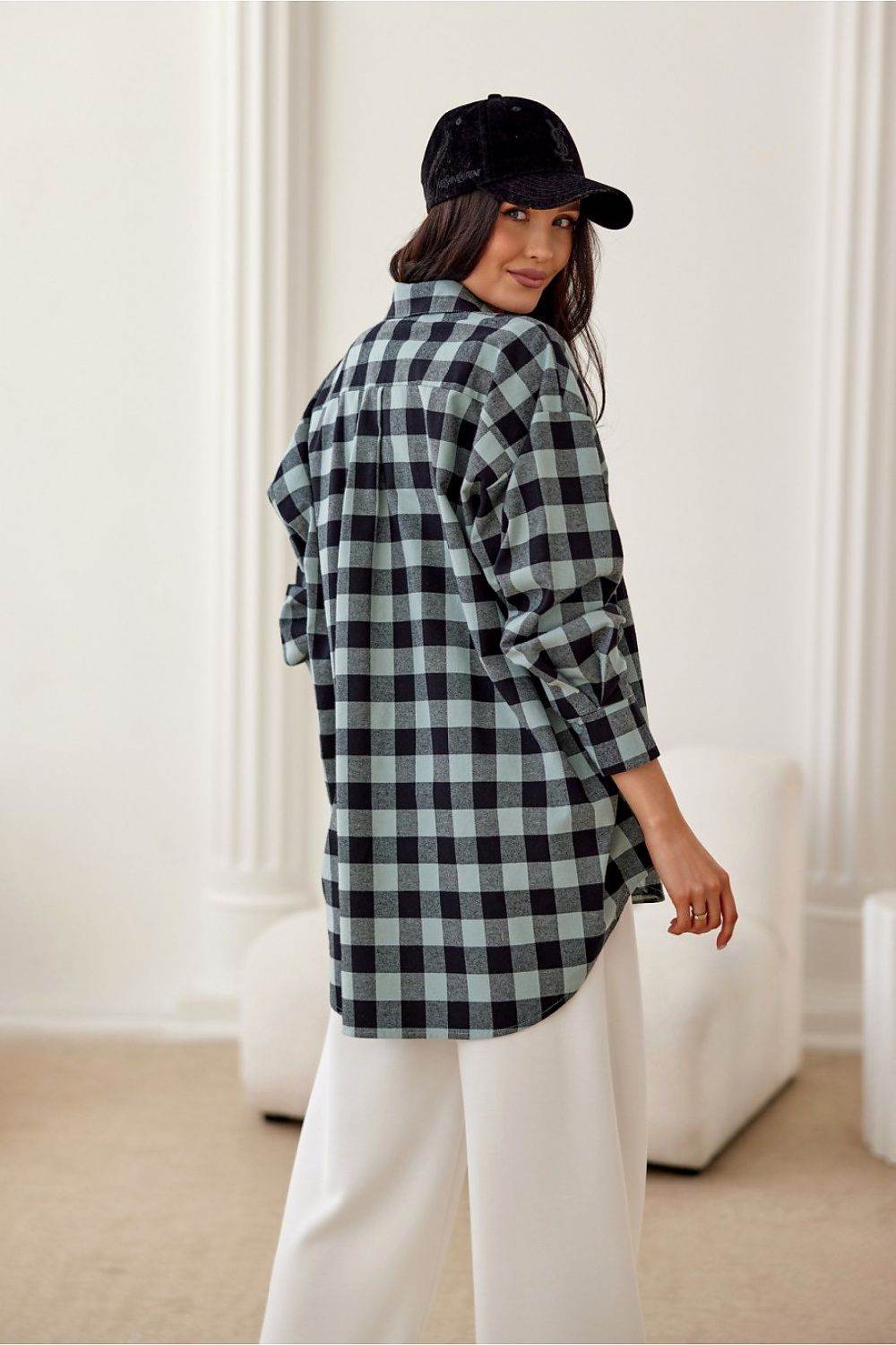 High-Quality Flannel Long Sleeve Shirt with Classic Collar and Elongated Back - INDIEZ COUTURE