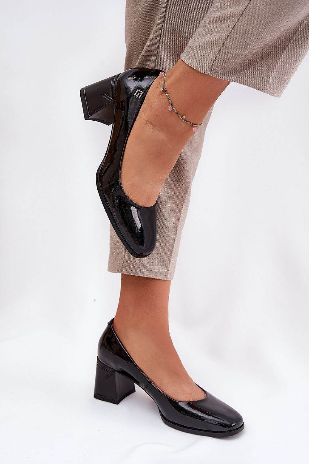 Block heel pumps Step in style - INDIEZ COUTURE