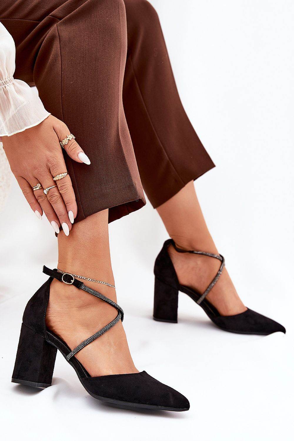 Block heel pumps Step in style - INDIEZ COUTURE