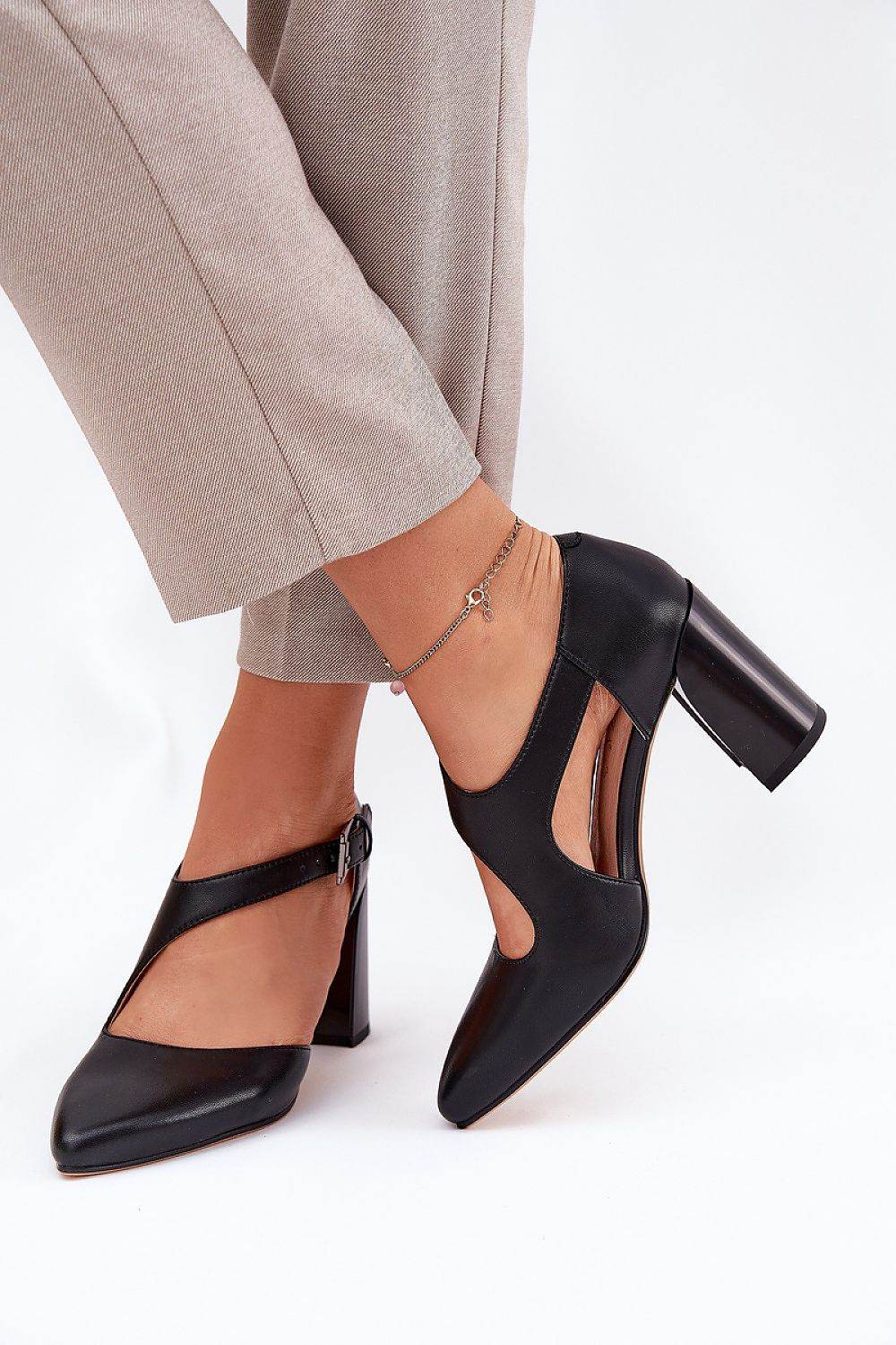 Block heel pumps Step in style - INDIEZ COUTURE