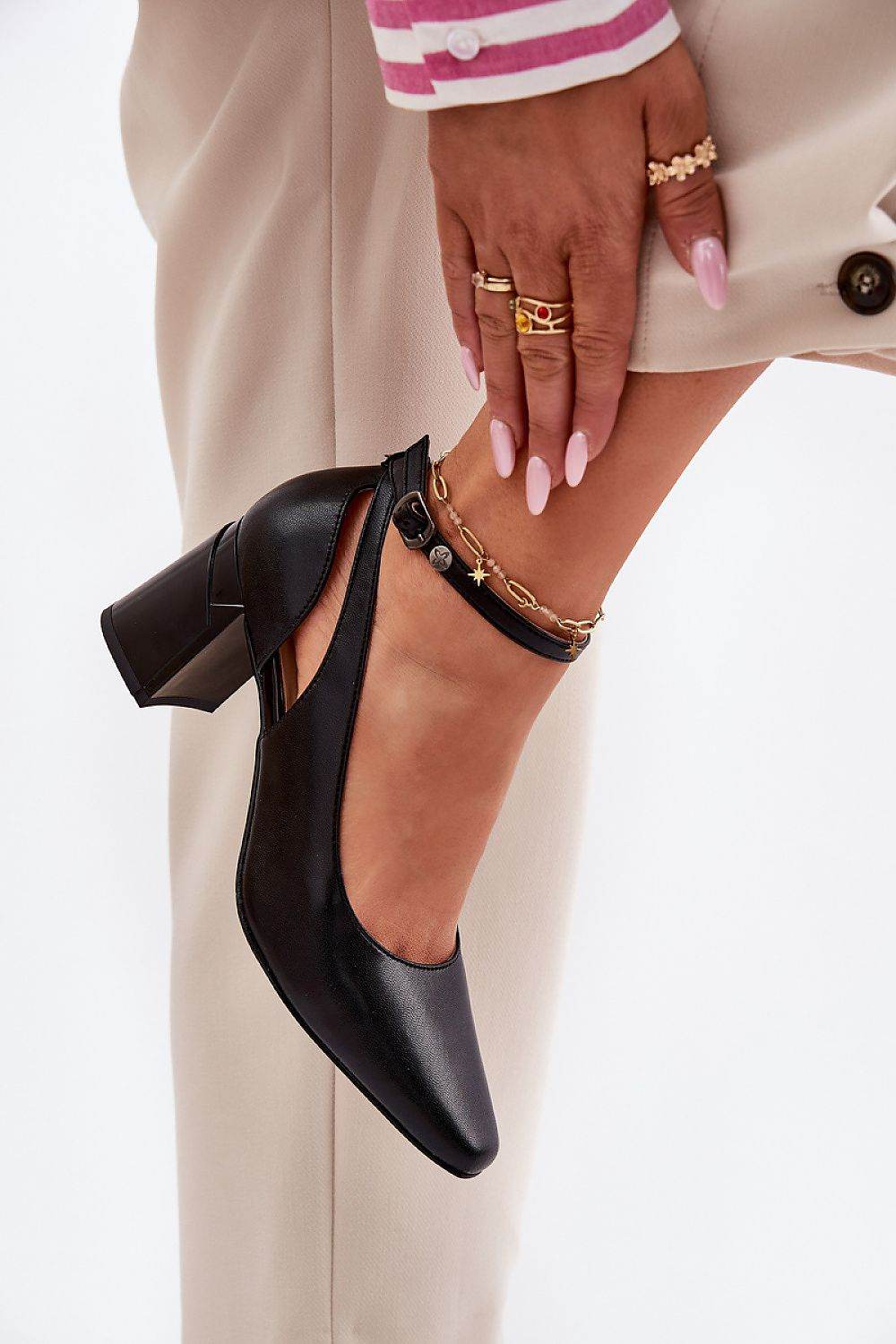 Block heel pumps Step in style - INDIEZ COUTURE