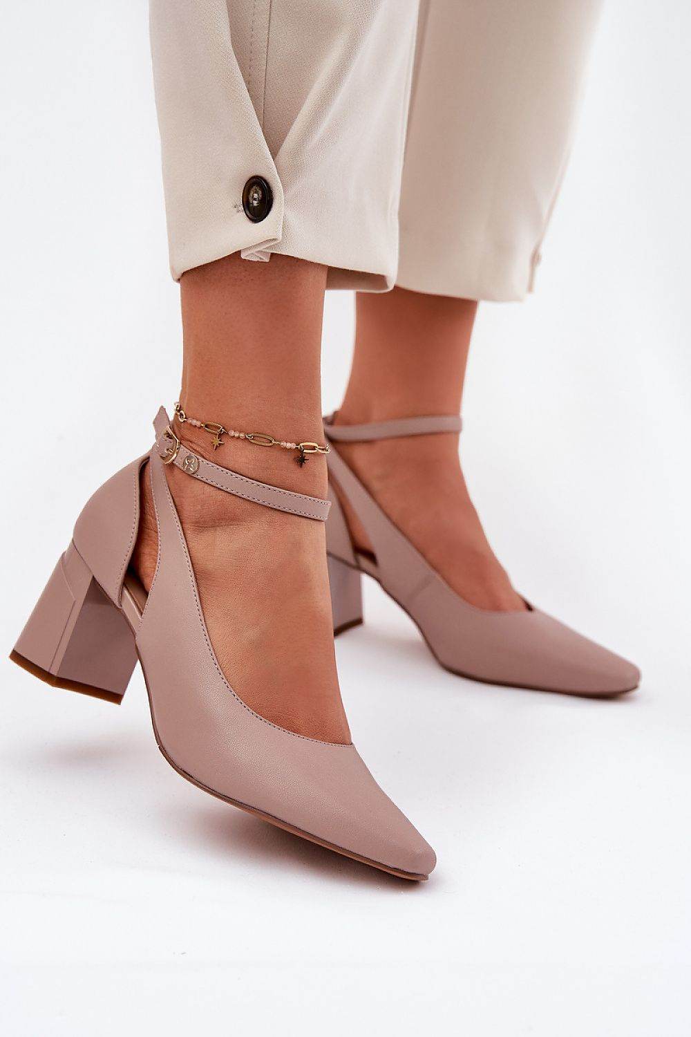 Block heel pumps Step in style - INDIEZ COUTURE