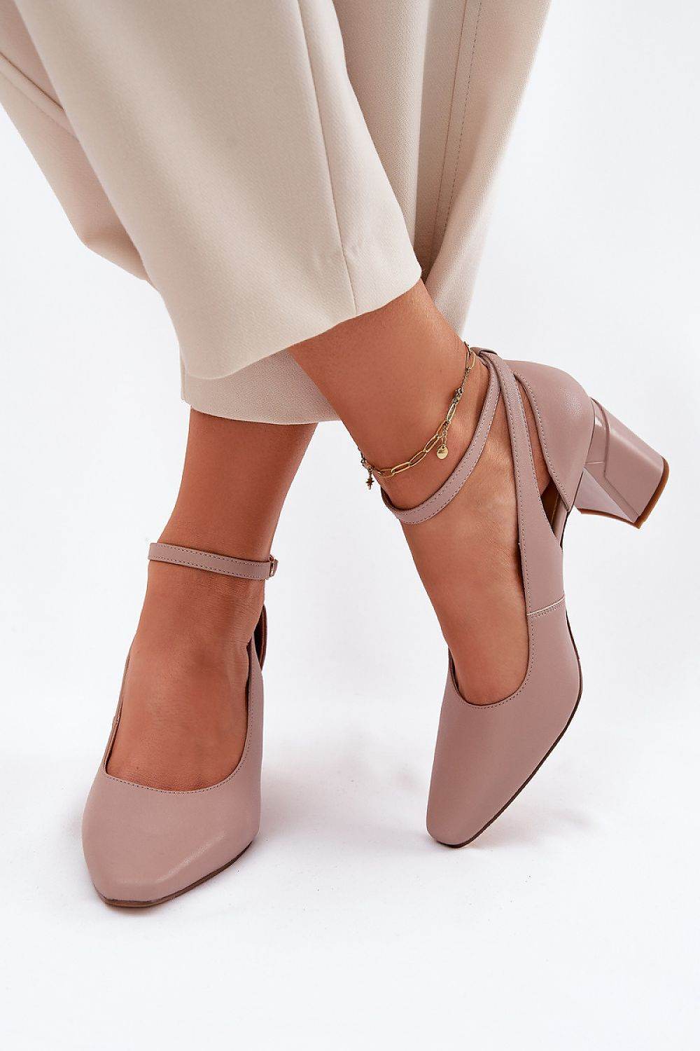 Block heel pumps Step in style - INDIEZ COUTURE