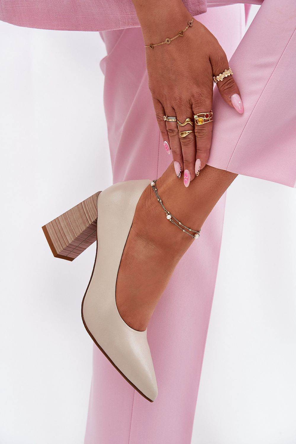 Block heel pumps Step in style - INDIEZ COUTURE