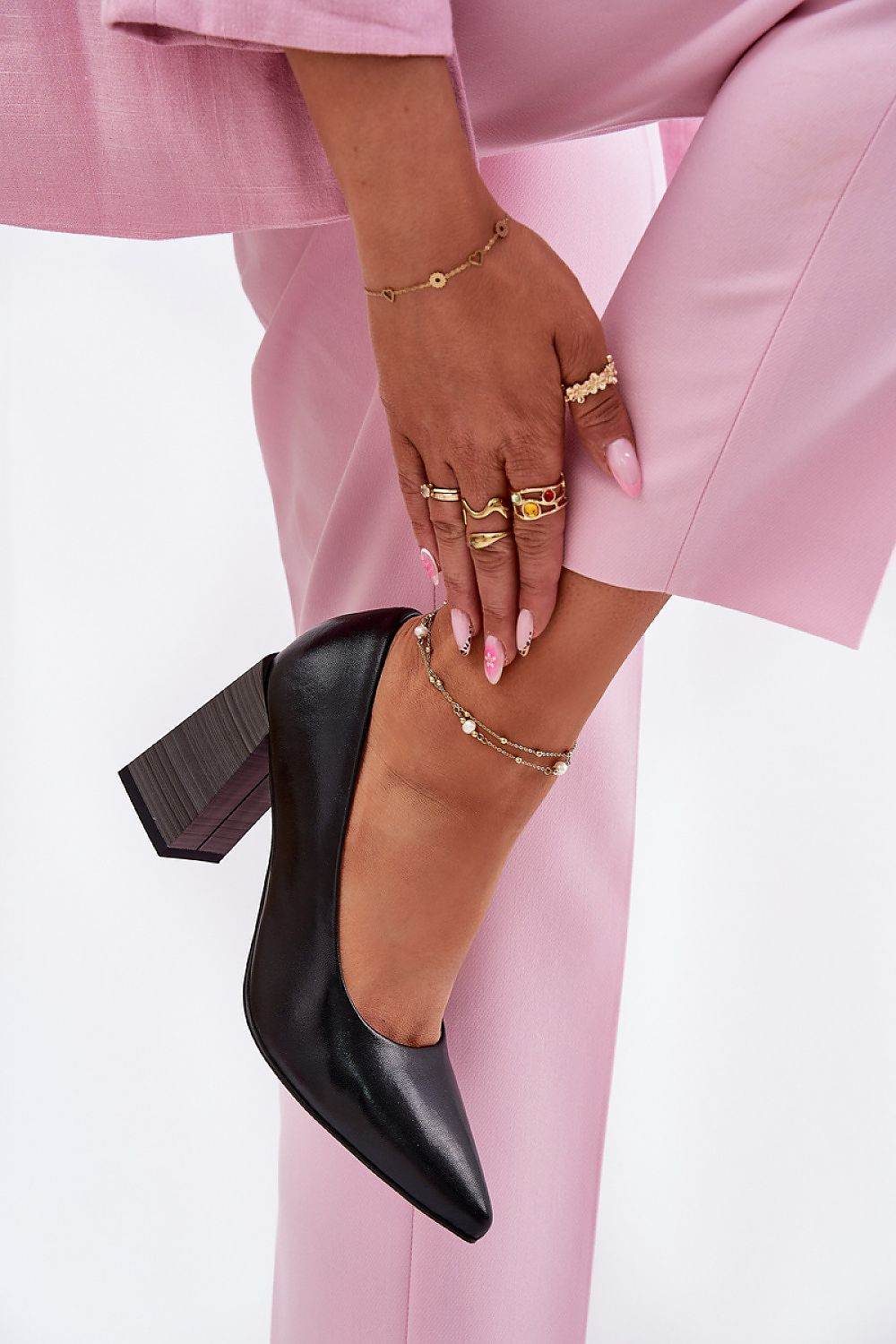 Block heel pumps Step in style - INDIEZ COUTURE
