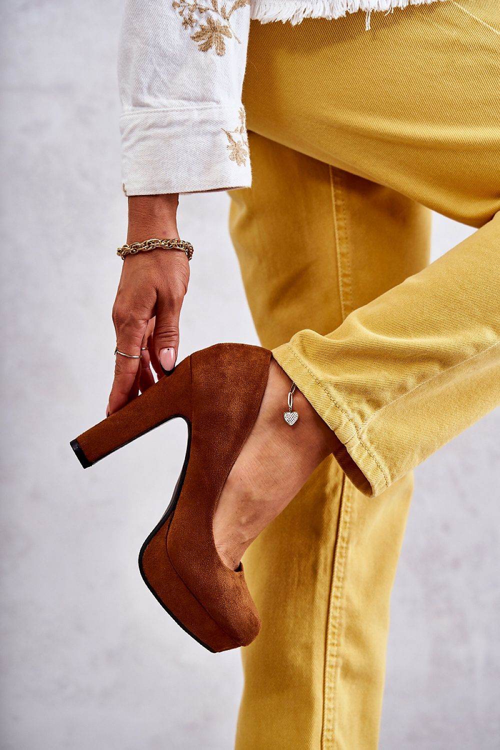 Block heel pumps Step in style - INDIEZ COUTURE